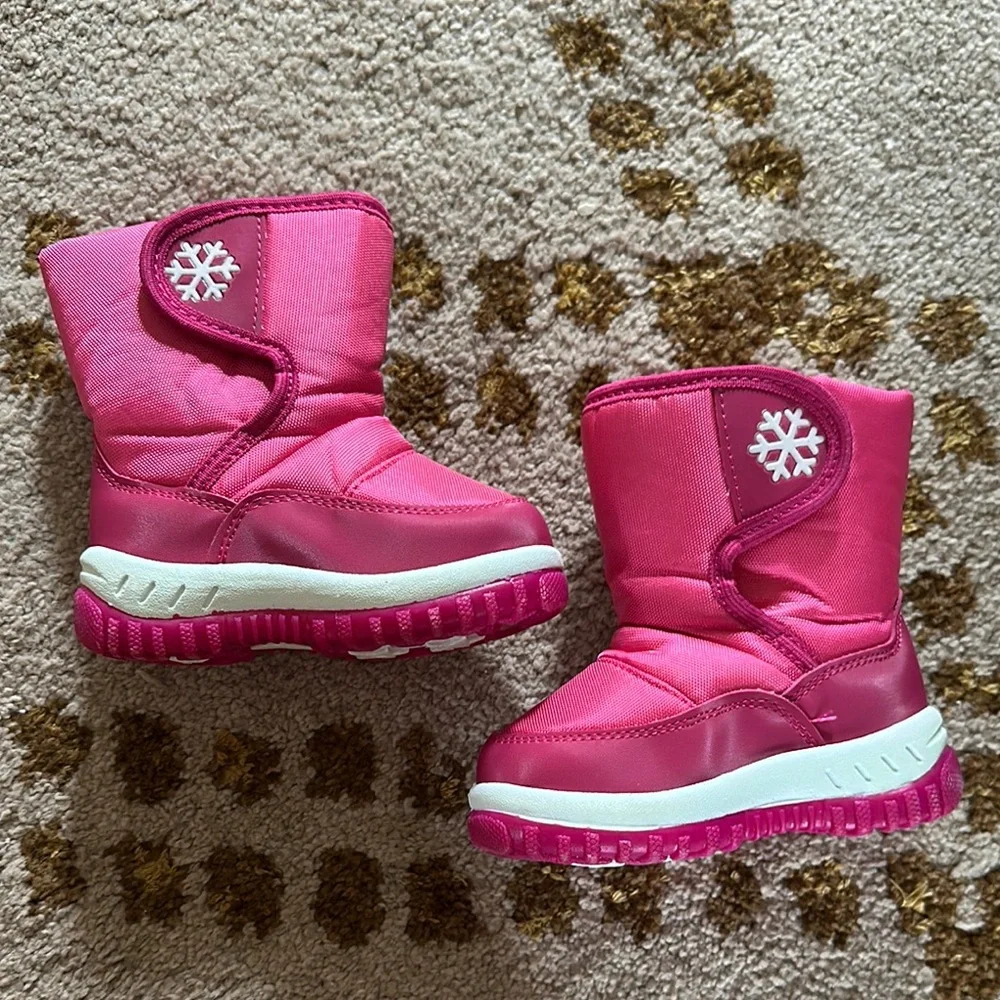 New! Pink Snow Boots with Snowflake Design size 5